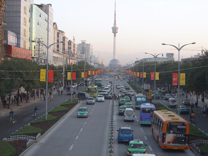 Une des grandes arteres de Xi'an, capitale de la province du Shaanxi